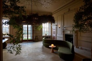 Interior - Denton Hall -   sleeps 20 guests  in 10 bedrooms (Ilkley)