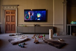 Interior - Denton Hall -   sleeps 20 guests  in 10 bedrooms (Ilkley)