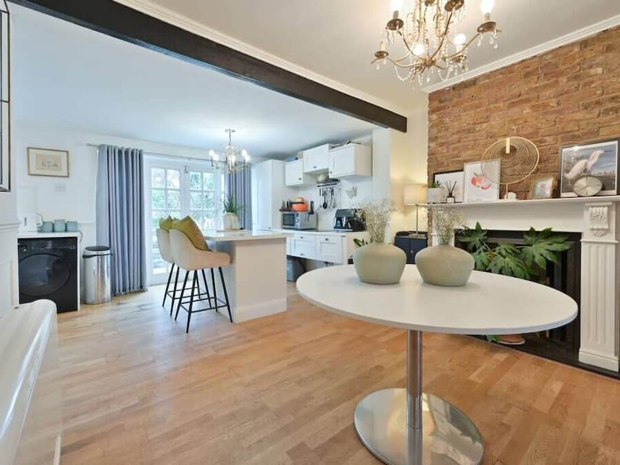 Traditional Apartment | Living area | 32-inch Smart TV with digital channels