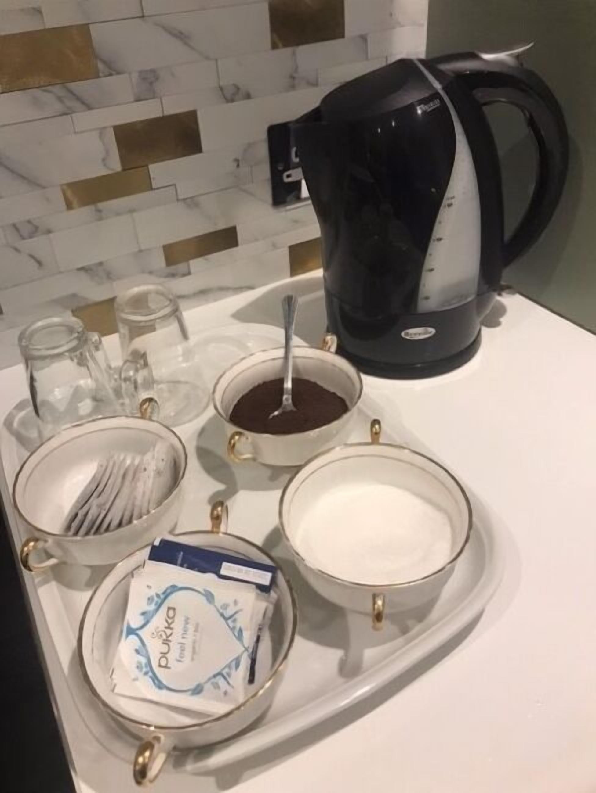 Deluxe Double Room | In-room dining