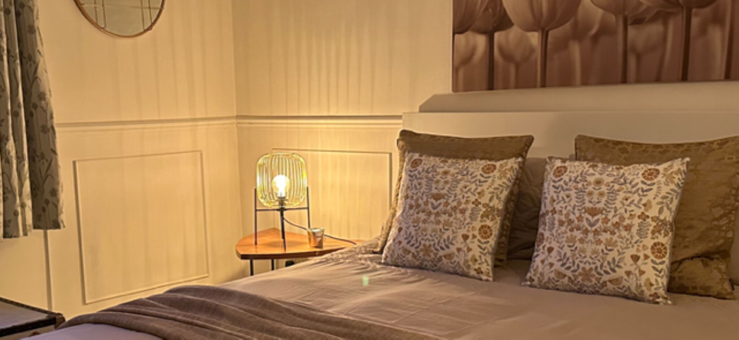 Deluxe Double Room | Individually decorated, individually furnished, desk, laptop workspace