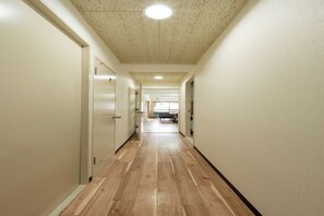 Interior - Akitsu 601 Kyocera Dome 10 min walk Dotonbori Kansai Airport Osaka Castle Kaiyukan USJ 1 transfer Family friendly Free parking 15 (大阪府大阪市西区境川１丁目)