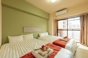 3 bedrooms, iron/ironing board, WiFi, bed sheets - Akitsu 601 Kyocera Dome 10 min walk Dotonbori Kansai Airport Osaka Castle Kaiyukan USJ 1 transfer Family friendly Free parking 15 (大阪府大阪市西区境川１丁目)