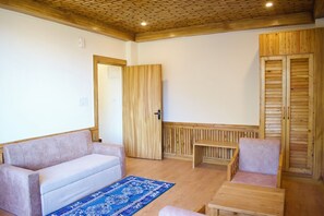 Living area - Vezara (Mashobra)