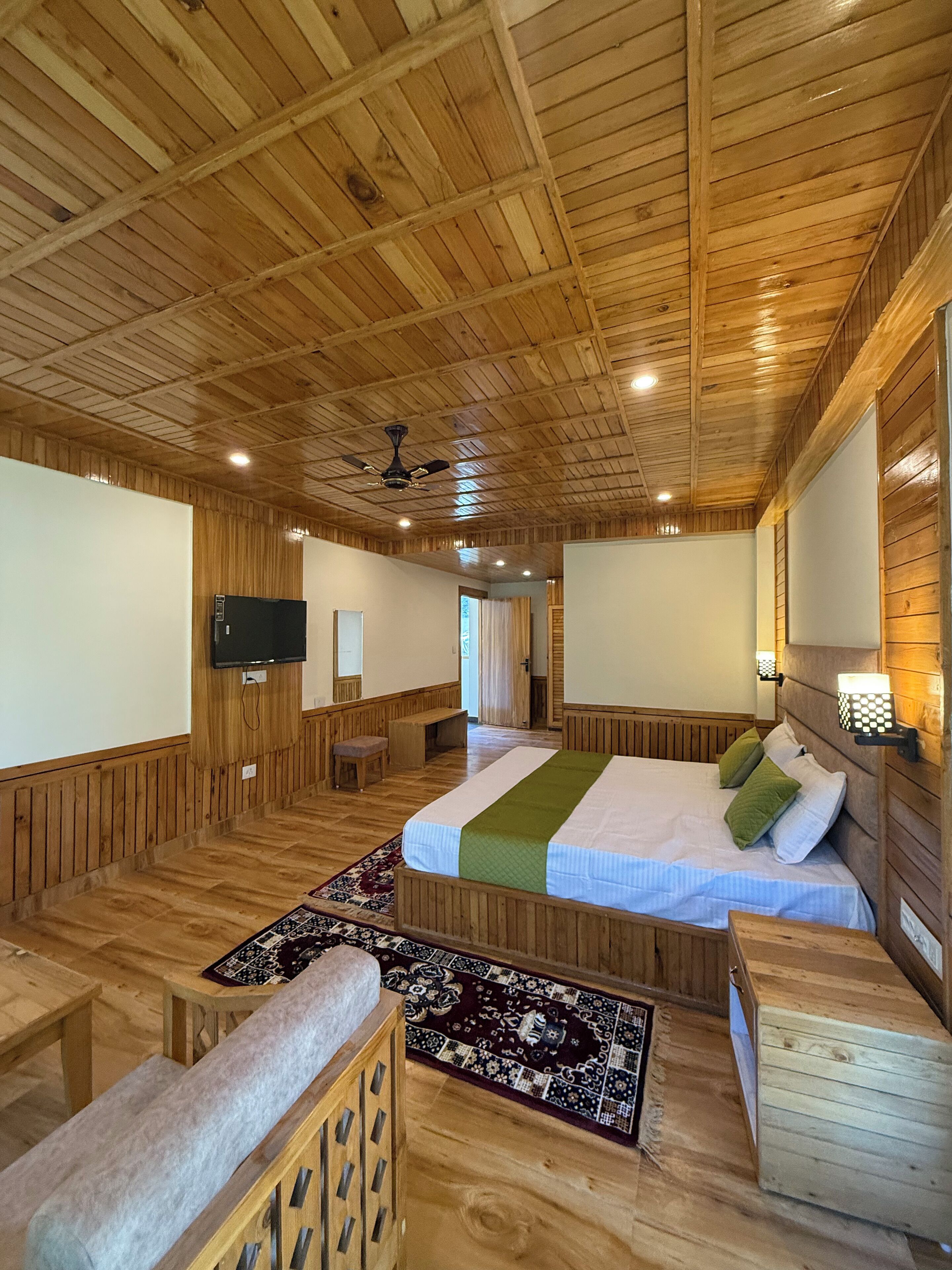 Comfort Double Room, Balcony, Mountain View | Iron/ironing board, free WiFi