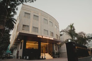 Exterior - Hotel Siddharth Grand (Varanasi)