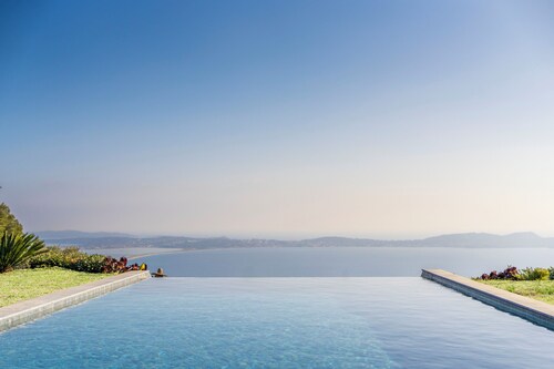 Villa Mahina - Exceptionnelle, avec piscine, bar & fitness, à 10 min des plages