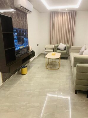Appartement, balkon, uitzicht op stad | Woonruimte