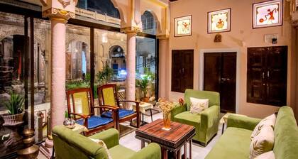 Rudreshwar Mahadeo Kothi
Heritage Haveli in the Heart of Varanasi
