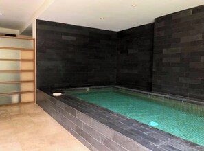 Spa - Gorgeous 3-BR Condo in the heart of everything! (San Rafael de Escazú)