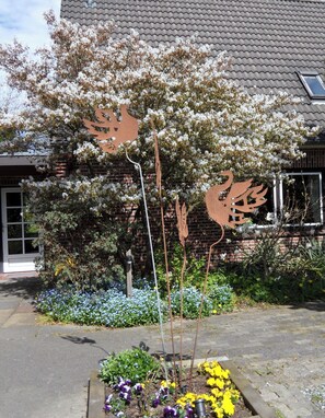 Exterior detail - Spacious vacation home with garden, terrace and family-friendly furnishings (Garding)