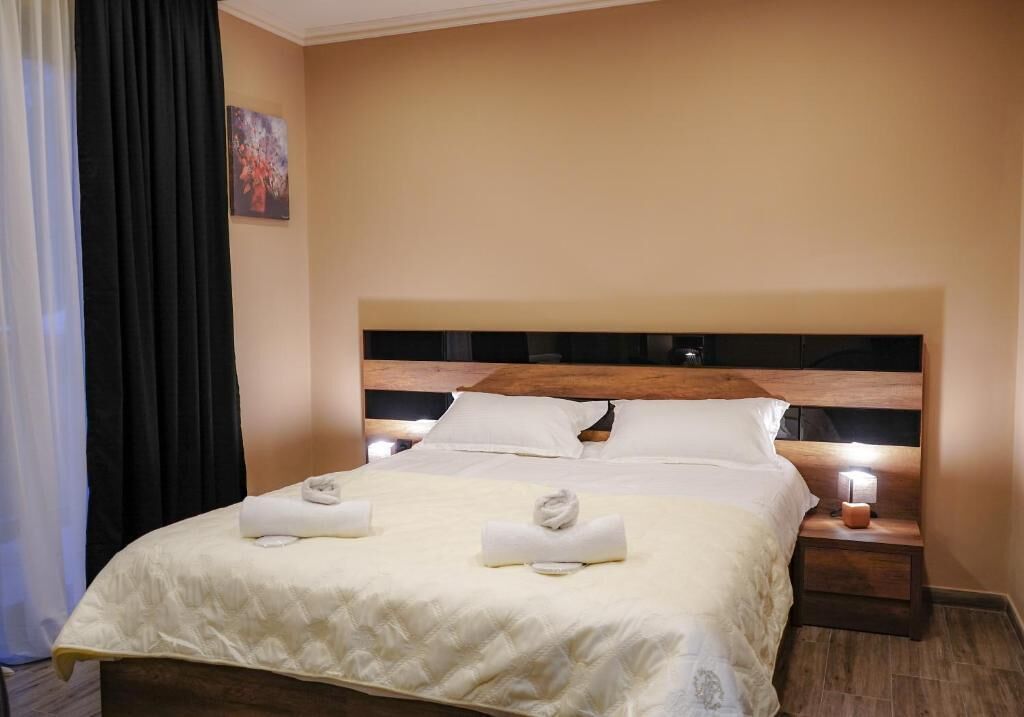 Iron/ironing board, free WiFi