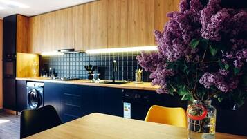 Deluxe House, Balcony, Mountain View | Private kitchen