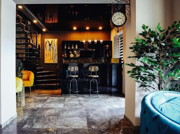 Bar (in der Unterkunft)