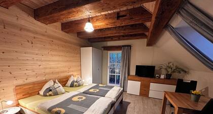 Swiss stone pine apartment - 10 minutes from the gates of Bamberg Gästehaus Roensch