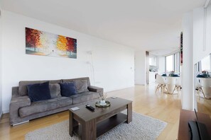 TV - Bright 1BDR Flat By The River Thames (Greater London)
