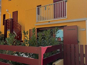 Exterior detail - 1-Bedroom Apartment with AC, pool, and parking, 100m from the beach (Le Barcarès)