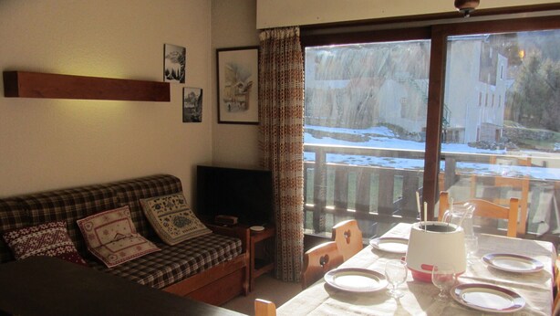 Unclassified image, 1 of 12, button - Family studio with balcony for 4 people (Les Contamines-Montjoie)