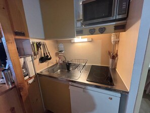Coffee/tea maker, toaster - 2-room Apartment with Cabin in Les Angles, close to shops (Les Angles)