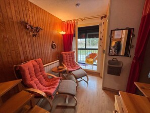 Interior - 2-room Apartment with Cabin in Les Angles, close to shops (Les Angles)