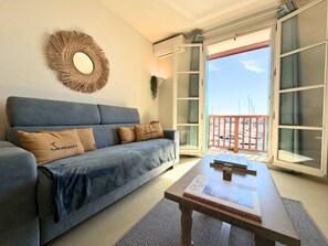 TV - 2-Bedroom Apartment with Air Conditioning and WIFI (Port Grimaud)
