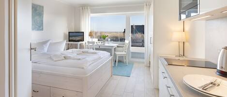 1 bedroom, bed sheets