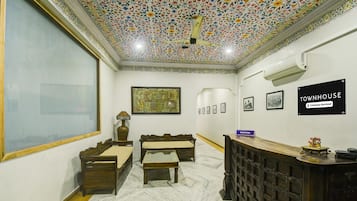 House | Reception