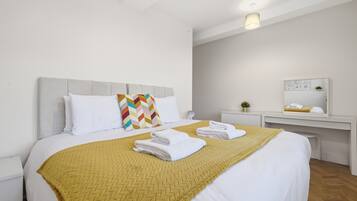 2 多间卧室、熨斗/熨衣板、WiFi、床单