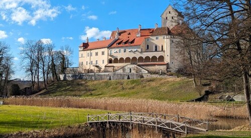 Ferienwohnung am Schloss Seefeld nur 10 Minuten zu Fuß zum Pilsensee