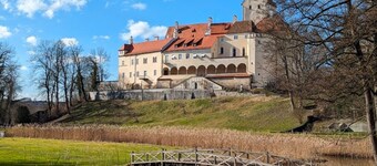 Ferienwohnung am Schloss Seefeld nur 10 Minuten zu Fuß zum Pilsensee