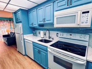Fridge, microwave, oven, stovetop - Beautiful 1 bedroom oceanfront condo, free WiFi, linens included and an indoor pool located right on the boardwalk! (Ocean City)