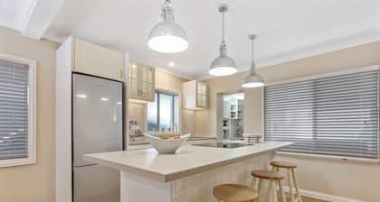 MetaWiseBnB Waterfront 3BR Coastal Escape