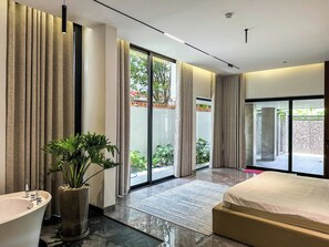Iron/ironing board, Internet - SONG CAT VILLA 53DP8 - Beautiful 7-bedroom villa with AC in marvelous Da Nang (Da Nang)