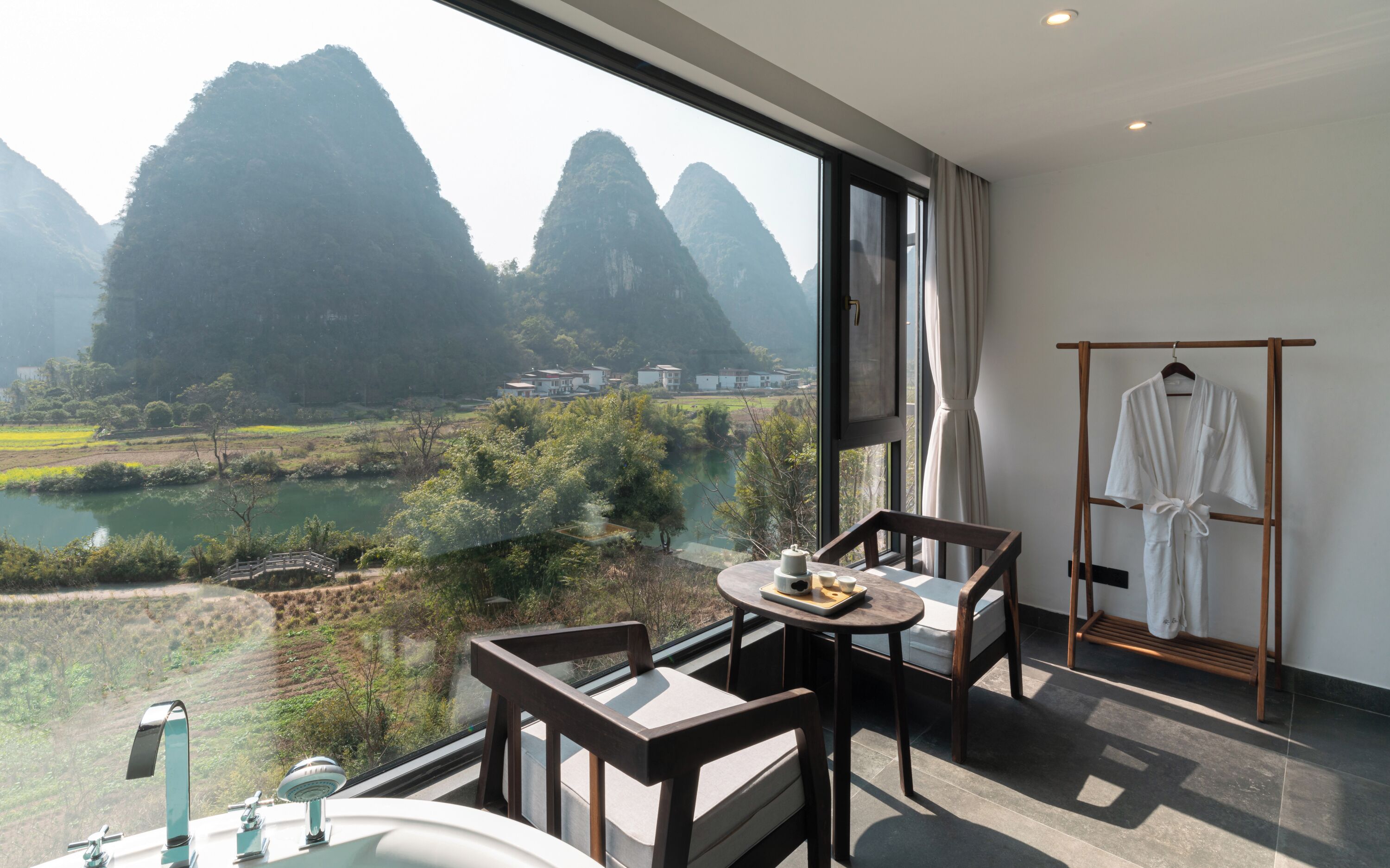 Superior Single Room, Mountain View