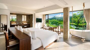 Family Triple Room | Premium bedding, pillowtop beds, minibar (free items), desk