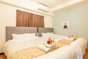 3 bedrooms, iron/ironing board, WiFi, bed sheets - Akitsu 703 Kyocera Dome 10 min walk Dotonbori Kansai Airport Osaka Castle Kaiyukan USJ 1 transfer Family friendly Free parking 15 (大阪府大阪市西区境川１丁目)