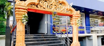 小酒店大岡田鐵路交匯處  