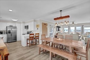 Dining - Charming 3 bedroom house with views of the ocean and the sound (Topsail Beach)