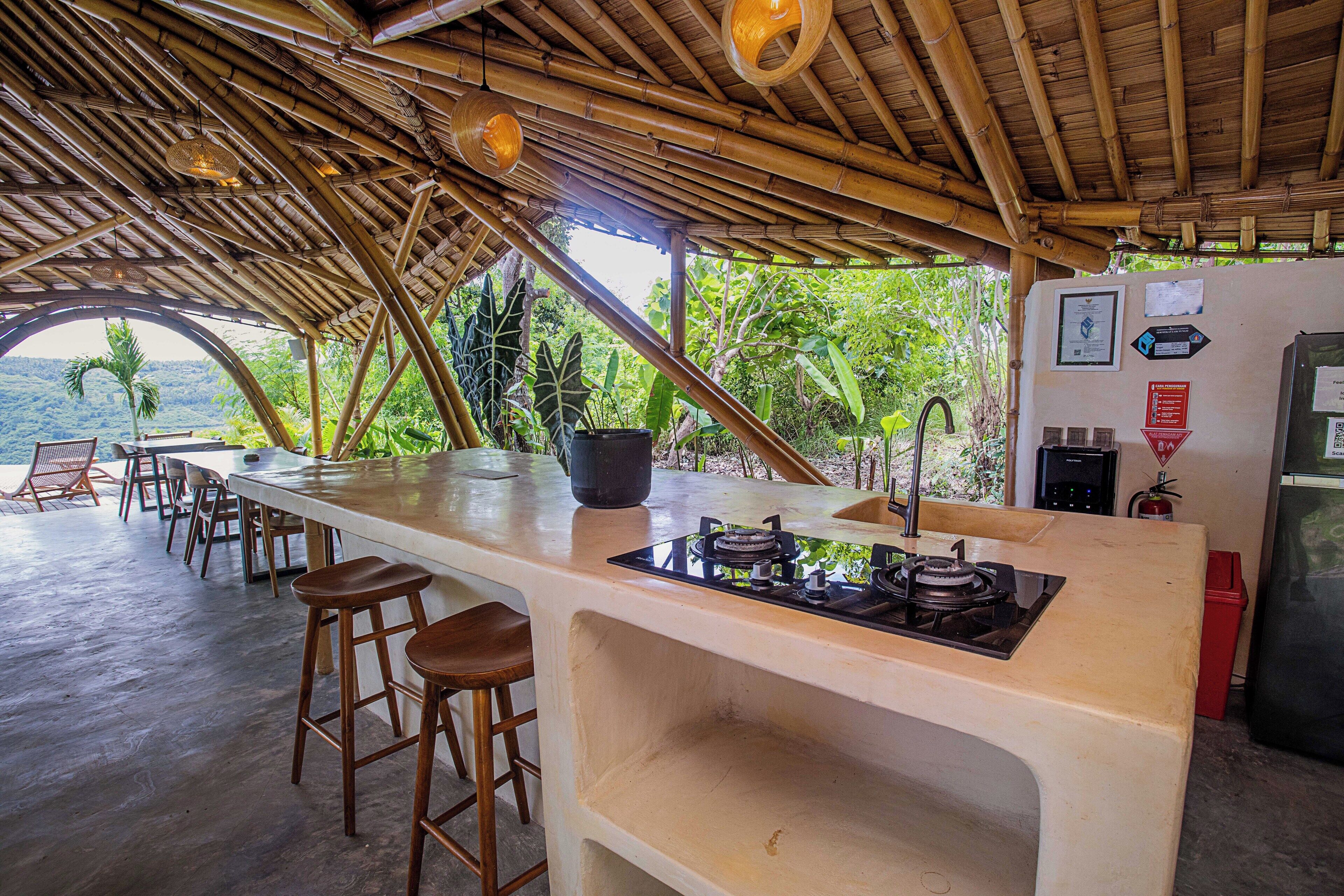 Deluxe Villa, Balcony, Sea View | Living area