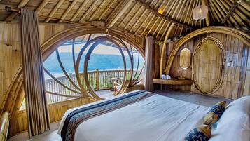 Blackout drapes, free WiFi