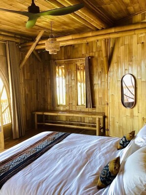 Deluxe Bungalow, Balcony, Sea View | Blackout drapes, free WiFi - Les terrasses ceningan (Klungkung)