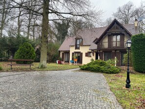 Exterior - Cozy 1-bedroom house in amazing Villebon sur Yvette with AC (Villebon sur Yvette)