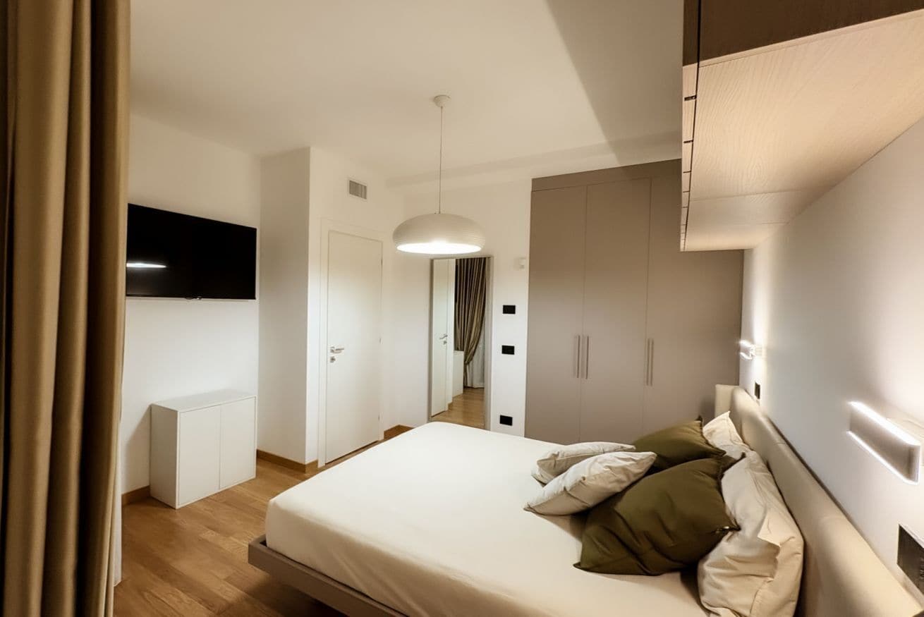 1 bedroom, iron/ironing board