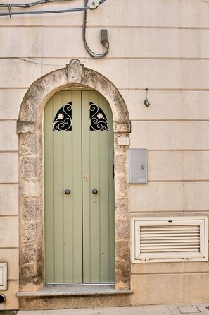 Exterior detail - Second floor suite/apartment with terrace (Montalbano)