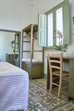 1 chambre, fer et planche à repasser, Wi-Fi gratuit, draps fournis