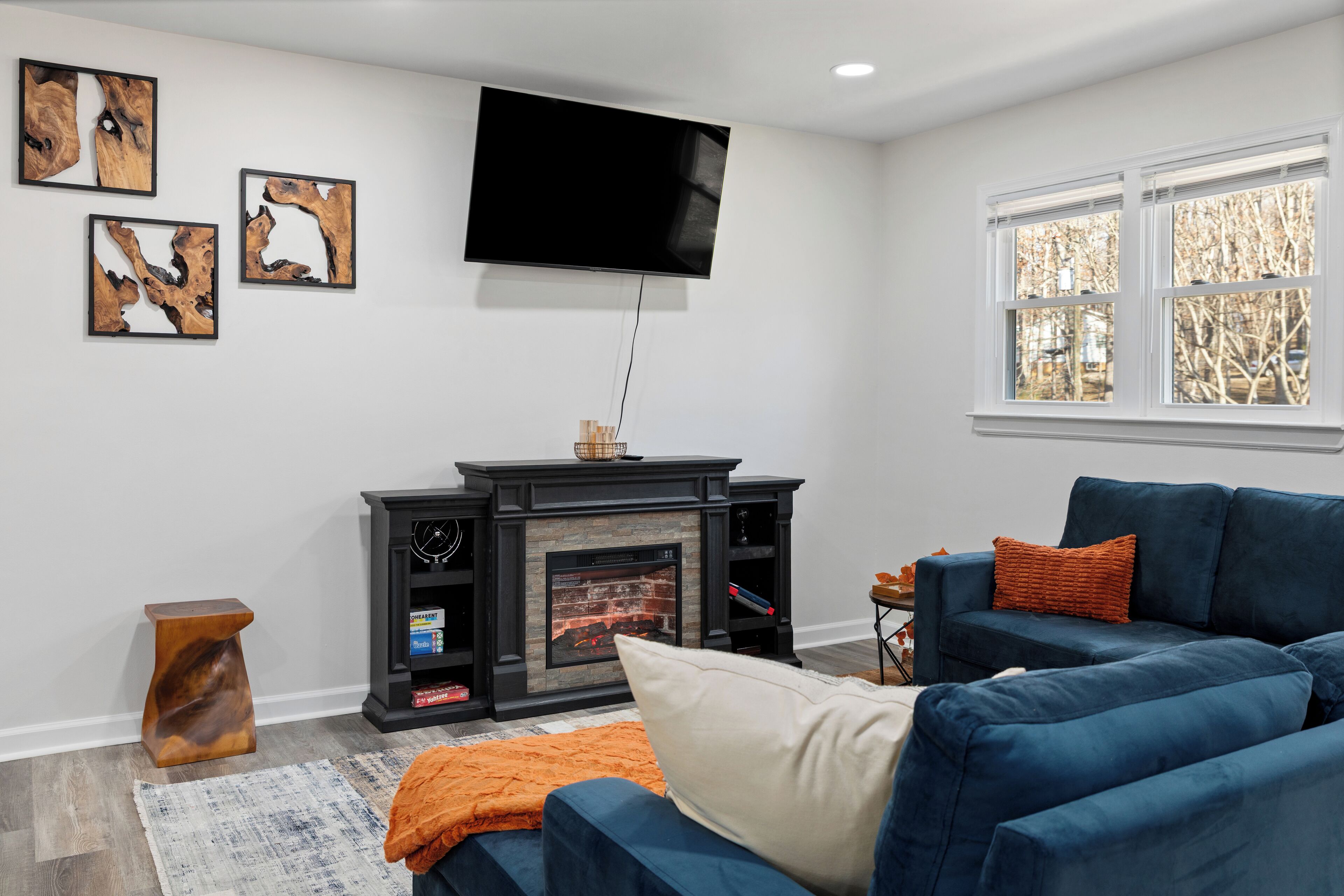 Télévision, cheminée