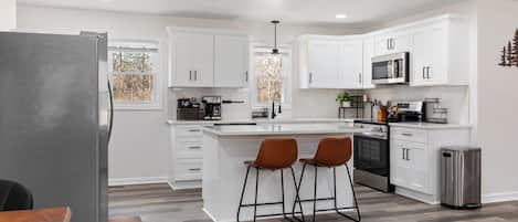 Micro-ondes, four, plaque de cuisson, lave-vaisselle