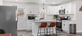 Newly Renovated 2BR/2BA Home. Near Buchanan