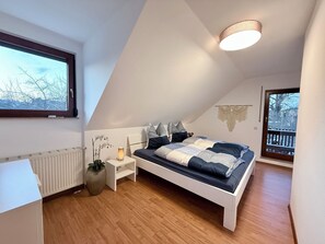 Iron/ironing board, WiFi, bed sheets - House Altburgstädtel - idyllic location close to the city for 8 people In Dresden in the countryside (Dresden)