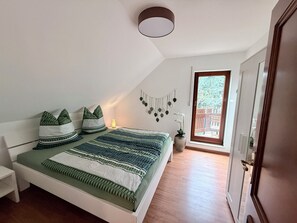 4 Schlafzimmer, Zimmersafe, Bügeleisen/Bügelbrett, Reisekinderbett